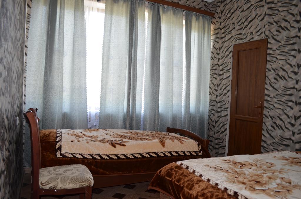Saro B&B And Safari Tours Tat'ev Exteriör bild