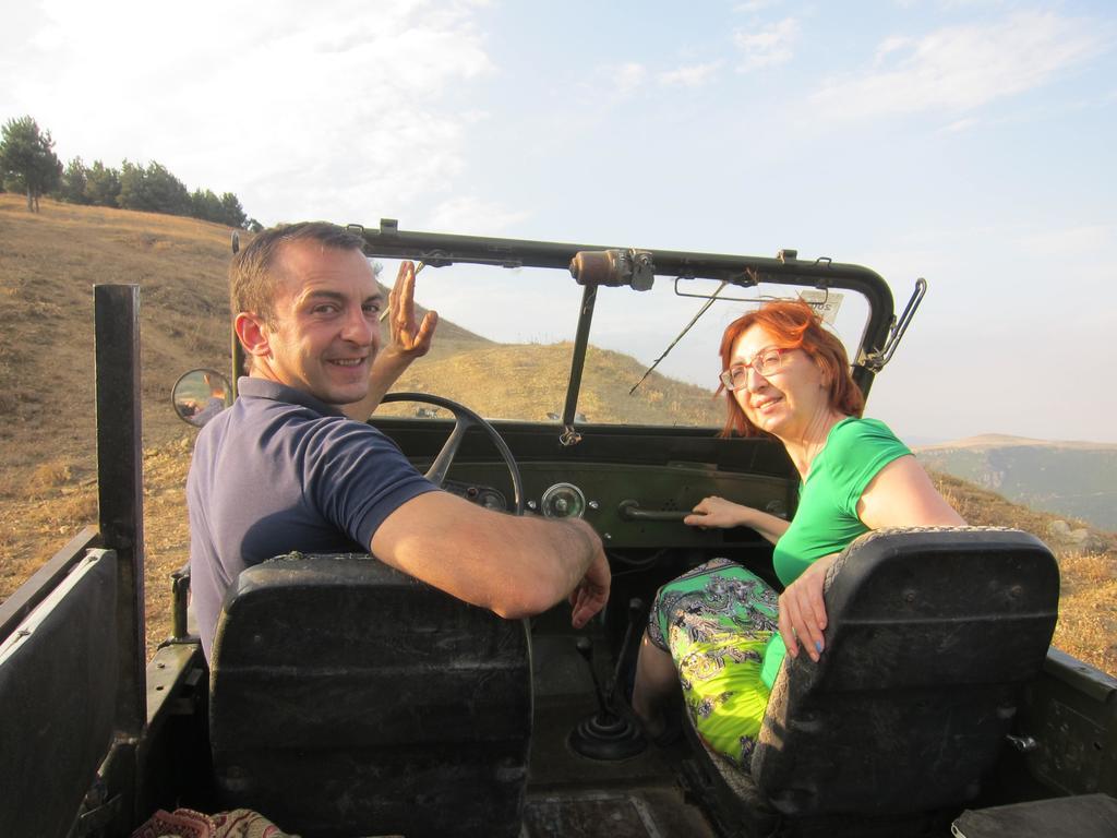 Saro B&B And Safari Tours Tat'ev Exteriör bild
