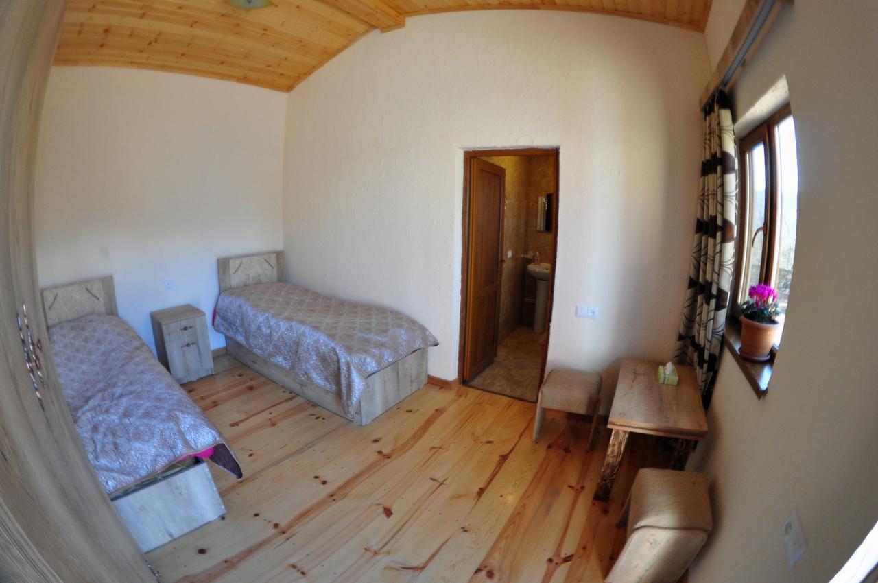 Saro B&B And Safari Tours Tat'ev Exteriör bild