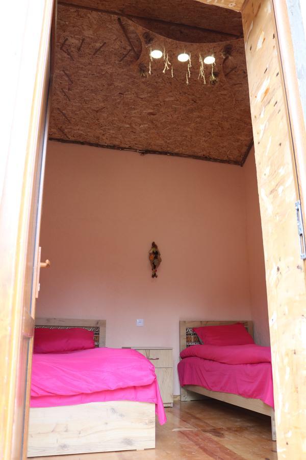 Saro B&B And Safari Tours Tat'ev Exteriör bild