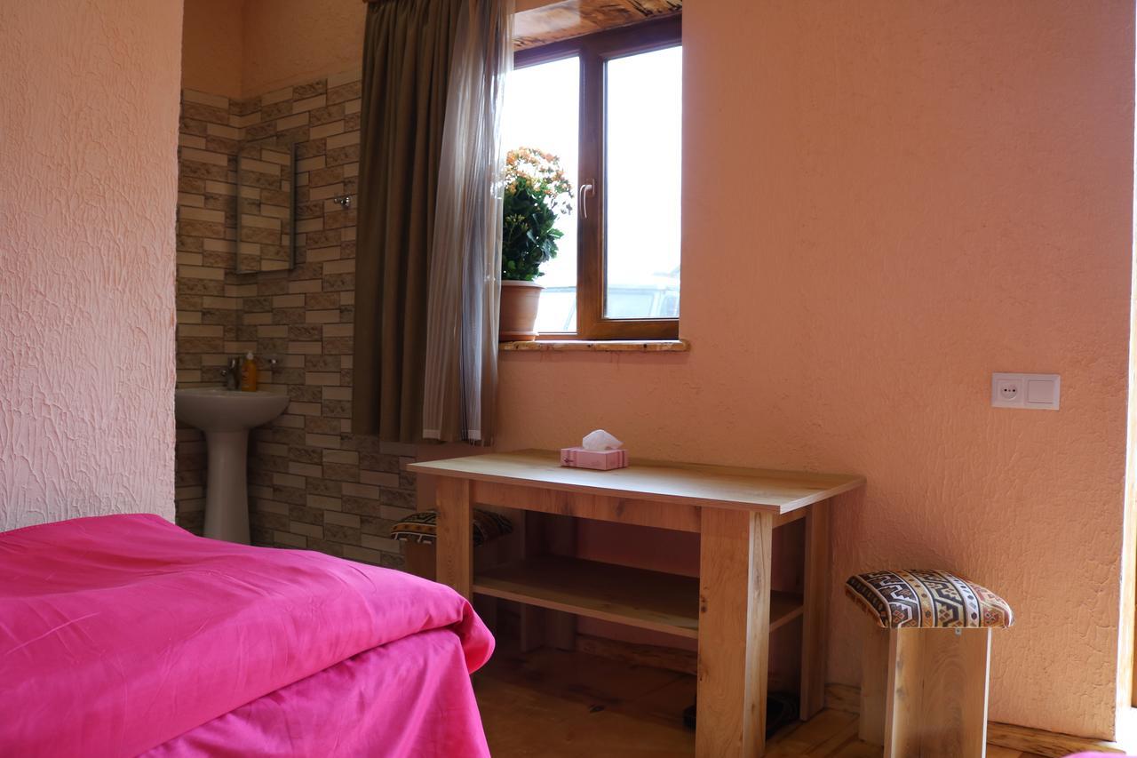 Saro B&B And Safari Tours Tat'ev Exteriör bild